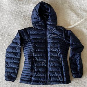 Patagonia women's ultralight down hoodie - navy blue - size S
